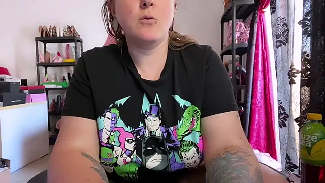 kisicaxx online show from April 2026 02:32:01 PM
