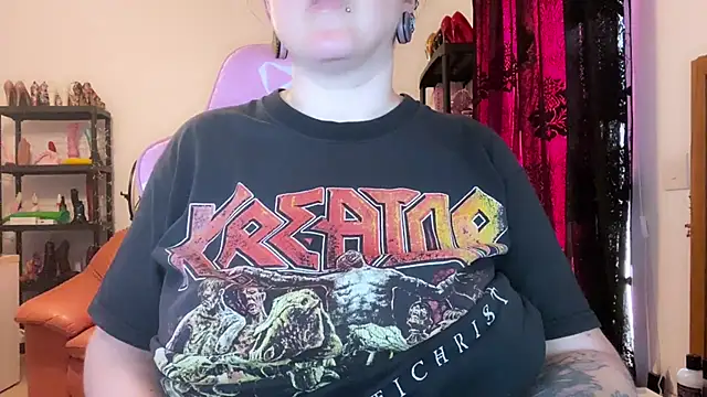 kisicaxx online show from July 2026 09:15:01 AM