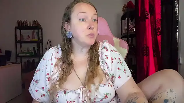 kisicaxx online show from July 2026 10:52:02 AM