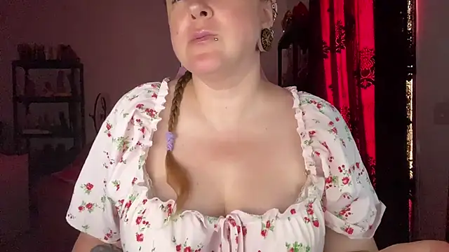 kisicaxx online show from July 2026 10:39:01 AM