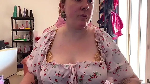 kisicaxx online show from August 2026 08:49:01 AM