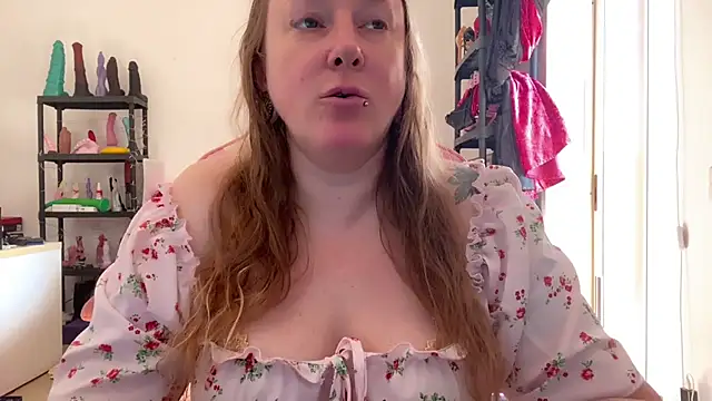 kisicaxx online show from August 2026 07:32:02 AM