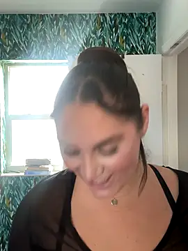 lovely beast online show from October 2025 04:17:02 PM