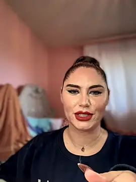 lovely beast online show from November 2025 06:08:01 PM