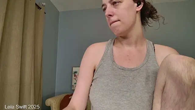 LeiaSwift online show from October 2025 09:07:01 AM