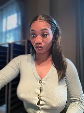 Snapshot of __Nessa__ chatting on November 2025 02:28:01 PM Nessa online show from November 2025 02:28:01 PM