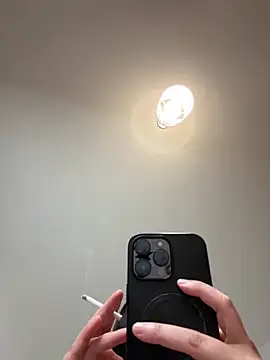 Snapshot of IrisBlues chatting on February 2026 06:15:01 PM IrisBlues online show from February 2026 06:15:01 PM