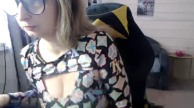 RubiLakros online show from February 2025 09:58:01 AM