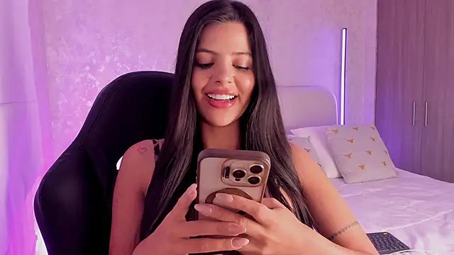 Snapshot of salome__11 chatting on February 2025 04:11:01 AM salome  11 online show from February 2025 04:11:01 AM