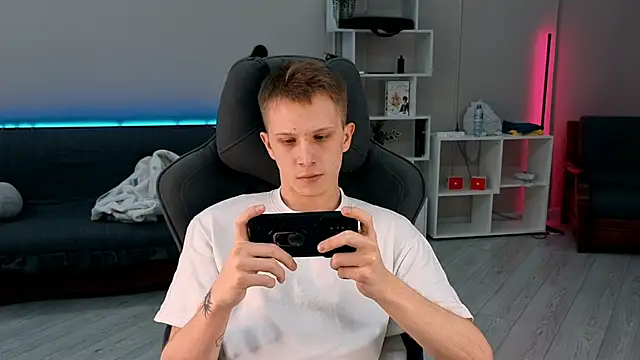 arlekincrop online show from September 2025 05:05:02 PM