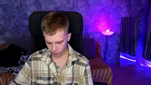 Snapshot of arlekincrop chatting on February 2026 01:21:02 AM arlekincrop online show from February 2026 01:21:02 AM