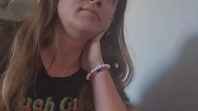Snapshot of MissMera chatting on December 2024 11:13:01 PM MissMera online show from December 2024 11:13:01 PM