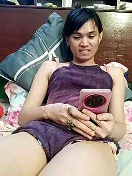 Snapshot of QueenSoreal chatting on May 2026 05:34:02 AM QueenSoreal online show from May 2026 05:34:02 AM