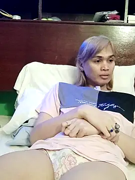 Snapshot of QueenSoreal chatting on May 2026 02:58:01 PM QueenSoreal online show from May 2026 02:58:01 PM