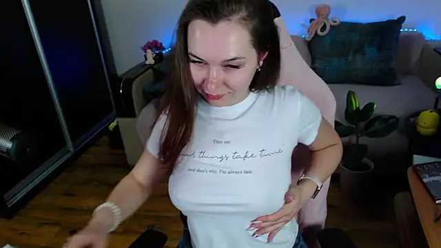 Snapshot of LizaSexy20 chatting on March 2025 09:21:01 PM LizaSexy20 online show from March 2025 09:21:01 PM