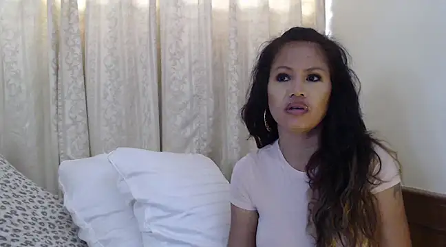 Snapshot of nareethai chatting on February 2025 06:55:01 AM nareethai online show from February 2025 06:55:01 AM