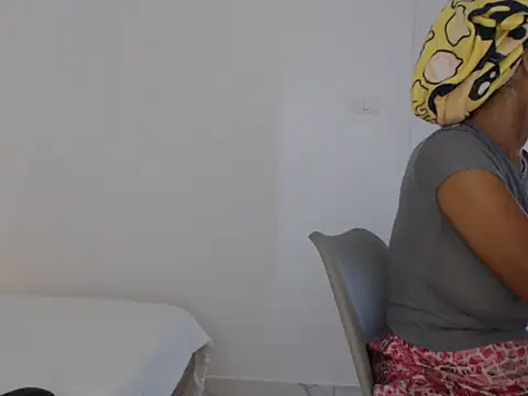 Snapshot of nareethai chatting on October 2025 06:31:01 AM nareethai online show from October 2025 06:31:01 AM