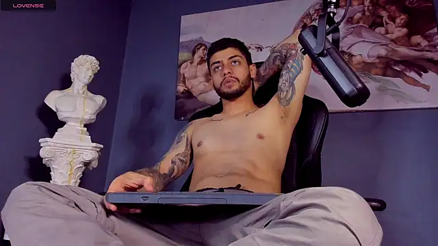 alessandro duty online show from March 2025 01:32:01 AM