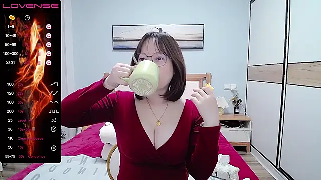 Snapshot of DianaYz chatting on March 2025 02:15:01 AM DianaYz online show from March 2025 02:15:01 AM