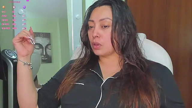 Snapshot of Kyllie_B chatting on February 2025 01:09:02 AM Kyllie B online show from February 2025 01:09:02 AM