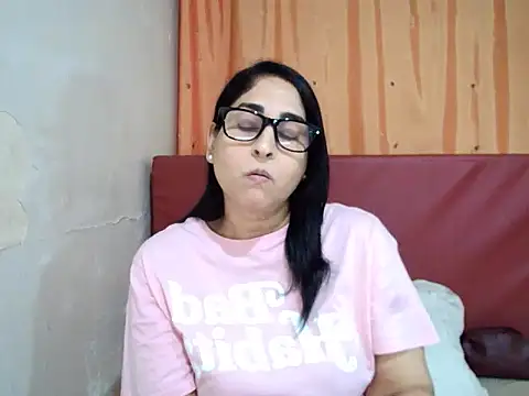Snapshot of Indiankushy chatting on October 2025 04:19:01 PM Indiankushy online show from October 2025 04:19:01 PM