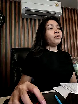 Snapshot of sara_kimoo chatting on November 2025 10:17:01 AM sara kimoo online show from November 2025 10:17:01 AM
