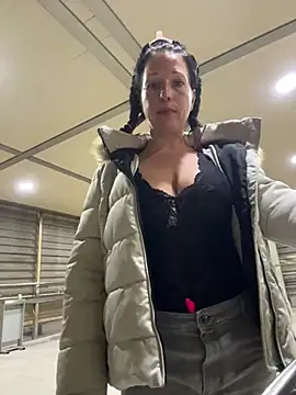 Snapshot of Viola_Beck chatting on February 2025 02:56:01 AM Viola Beck online show from February 2025 02:56:01 AM