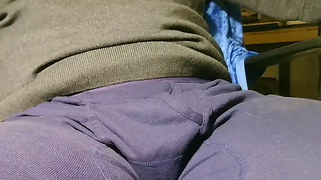 Snapshot of kalinixta chatting on April 2026 03:45:01 PM kalinixta online show from April 2026 03:45:01 PM