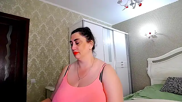 Evelyn Shy online show from June 2026 10:25:01 AM