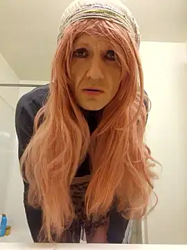 Snapshot of KandiK37 chatting on March 2025 03:29:02 AM KandiK37 online show from March 2025 03:29:02 AM