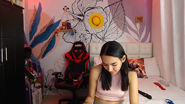 Snapshot of LinzyBaner chatting on December 2024 12:09:02 AM LinzyBaner online show from December 2024 12:09:02 AM