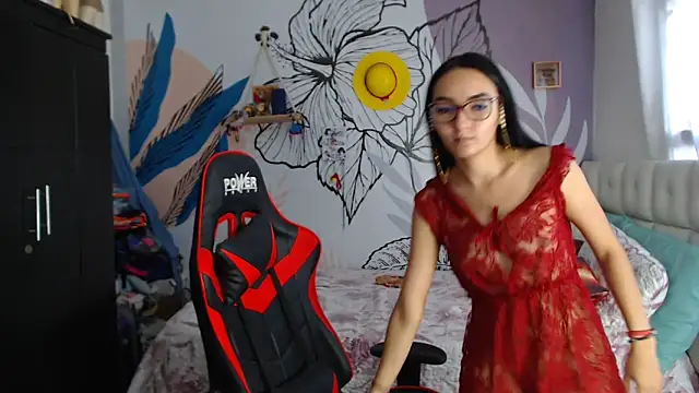 Snapshot of LinzyBaner chatting on January 2025 09:20:01 PM LinzyBaner online show from January 2025 09:20:01 PM