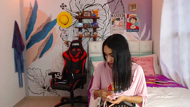 Snapshot of LinzyBaner chatting on February 2025 09:44:02 PM LinzyBaner online show from February 2025 09:44:02 PM