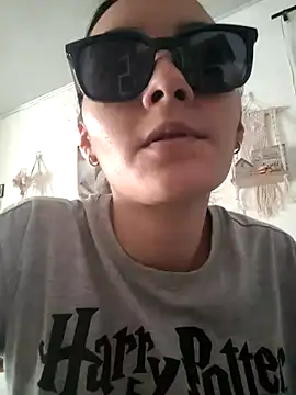 Snapshot of LinzyBaner chatting on September 2025 06:52:01 PM LinzyBaner online show from September 2025 06:52:01 PM