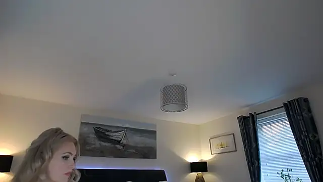 Snapshot of AlbanyWhite chatting on November 2025 01:29:02 PM AlbanyWhite online show from November 2025 01:29:02 PM