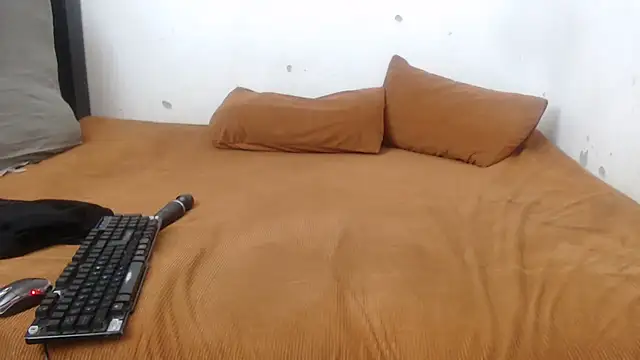 Snapshot of XHotJuicyBootyXX chatting on March 2025 08:18:02 AM XHotJuicyBootyXX online show from March 2025 08:18:02 AM