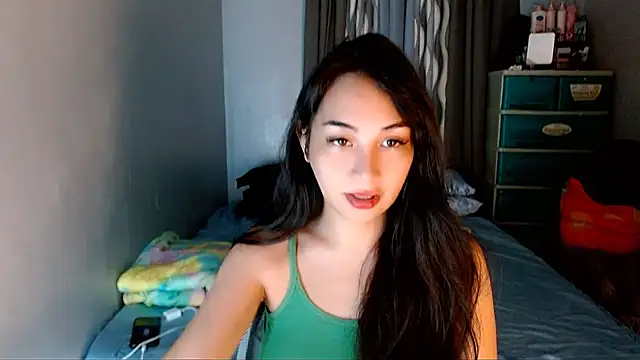 Snapshot of SweetLilly_18 chatting on February 2026 02:51:01 AM SweetLilly 18 online show from February 2026 02:51:01 AM