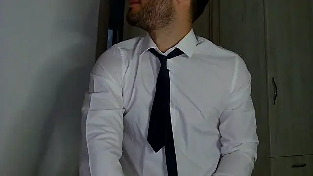 Justynn1 online show from September 2025 05:00:02 AM