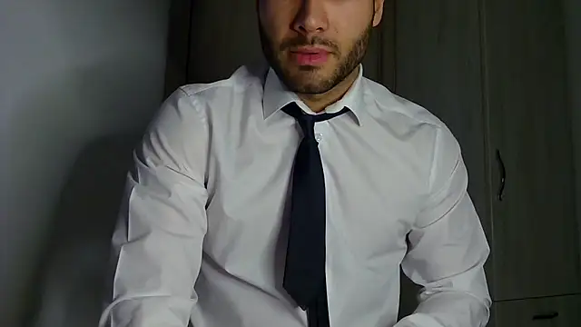 Justynn1 online show from April 2026 11:38:02 PM