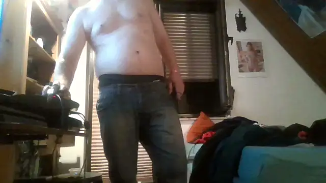 Snapshot of Genius1606 chatting on September 2025 11:53:02 PM Genius1606 online show from September 2025 11:53:02 PM