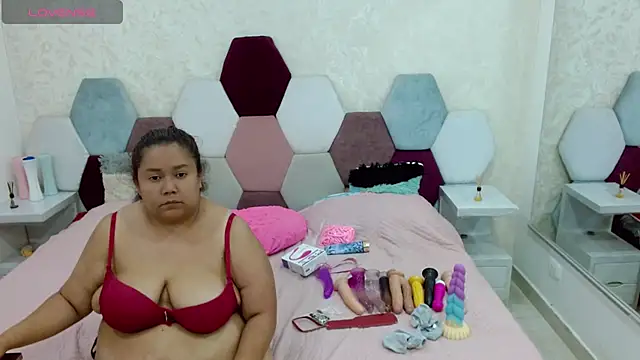 Snapshot of angel_blue chatting on February 2025 01:35:02 AM angel blue online show from February 2025 01:35:02 AM