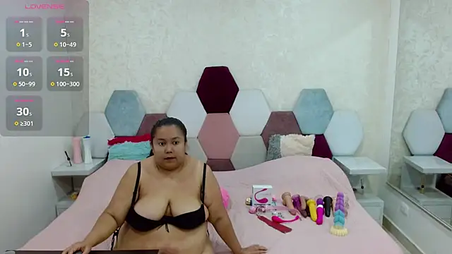 Snapshot of angel_blue chatting on February 2025 04:23:02 PM angel blue online show from February 2025 04:23:02 PM