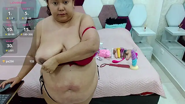 Snapshot of angel_blue chatting on February 2025 10:47:02 PM angel blue online show from February 2025 10:47:02 PM