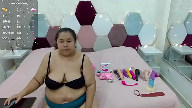 Snapshot of angel_blue chatting on February 2025 07:28:02 PM angel blue online show from February 2025 07:28:02 PM