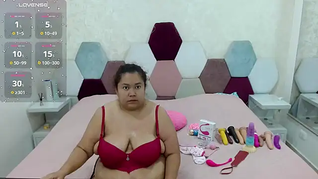 Snapshot of angel_blue chatting on February 2025 03:08:02 PM angel blue online show from February 2025 03:08:02 PM