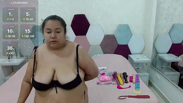 Snapshot of angel_blue chatting on February 2025 05:15:01 PM angel blue online show from February 2025 05:15:01 PM