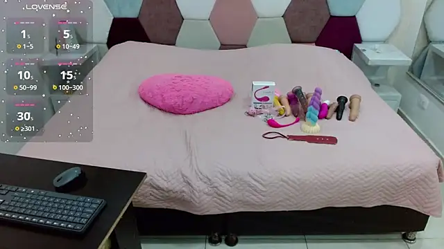 Snapshot of angel_blue chatting on March 2025 04:07:02 PM angel blue online show from March 2025 04:07:02 PM