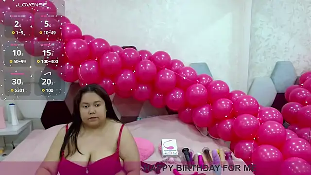 Snapshot of angel_blue chatting on March 2025 05:02:02 PM angel blue online show from March 2025 05:02:02 PM