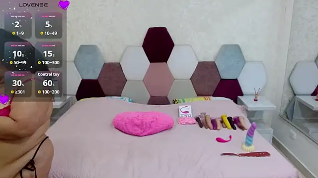 Snapshot of angel_blue chatting on September 2025 03:05:01 PM angel blue online show from September 2025 03:05:01 PM