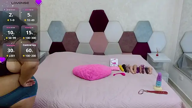 Snapshot of angel_blue chatting on September 2025 03:50:01 PM angel blue online show from September 2025 03:50:01 PM